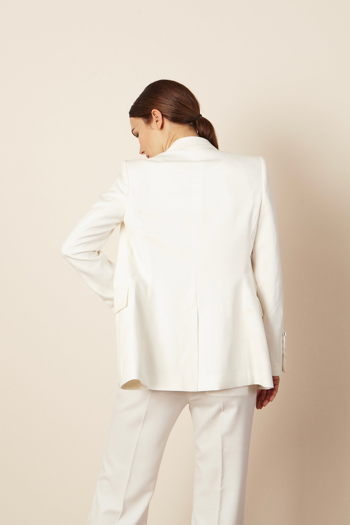 Hosenanzug Damen Weiß mit Blazer tailliert 100 Prozent Wolle